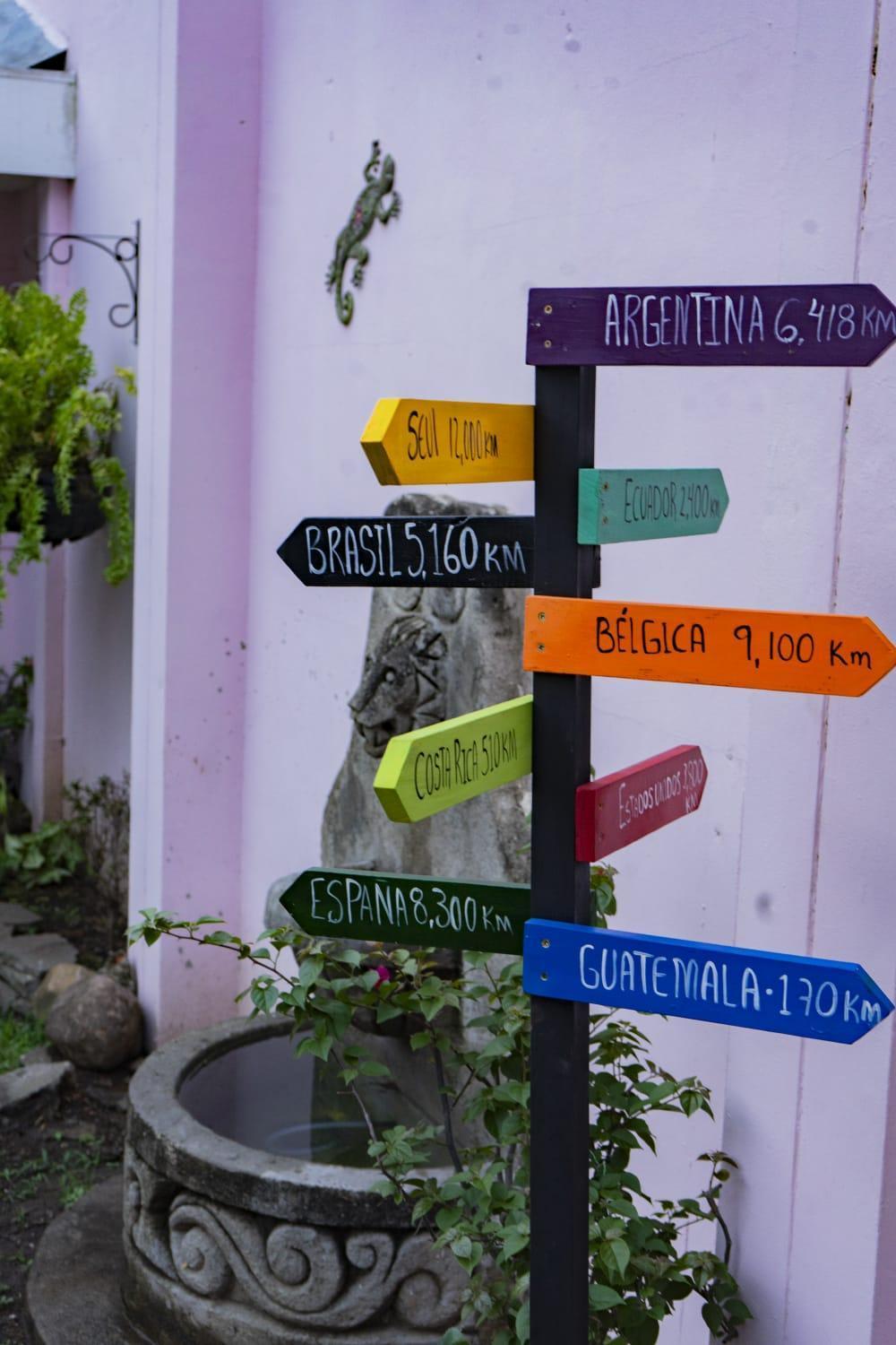 Hostal Casa Luna Santa Ana Eksteriør bilde