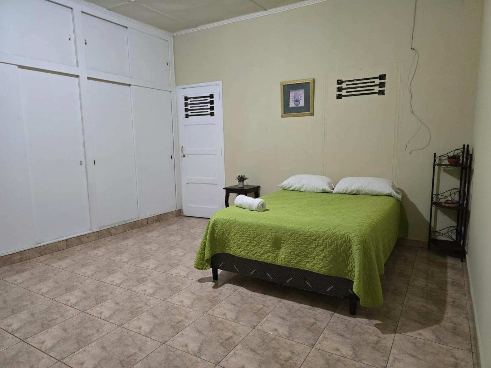 Hostal Casa Luna Santa Ana Eksteriør bilde